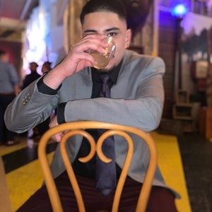 Meet your Posher, Aaron